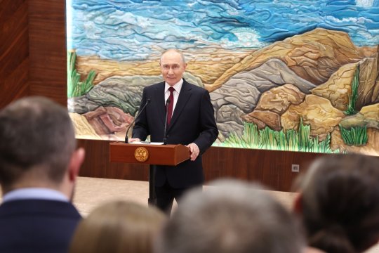 Путин заявил о юридической невозможности достижения договоренностей с Украиной Путин заявил о юридической невозможности достижения договоренностей с Украиной