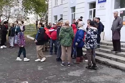 Сотни россиян приехали на поиски вышедшего за забор и исчезнувшего восьмилетнего мальчика