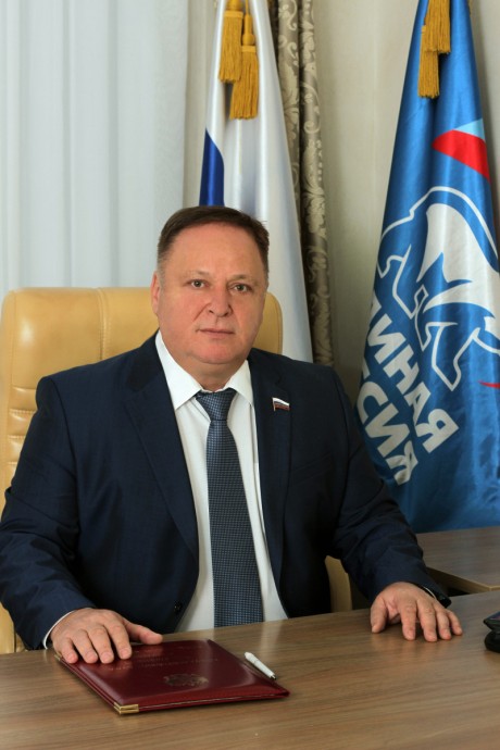 Олег Валенчук поздравил кировчан с Днем России