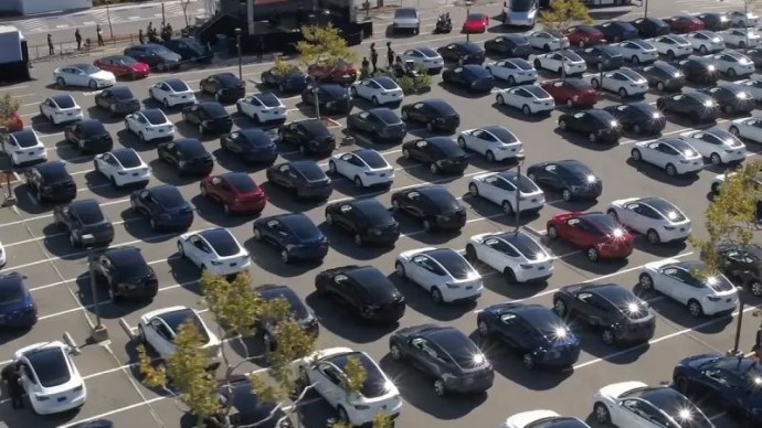 Цены на подержанные электромобили Tesla снижаются в три раза быстрее остального рынка