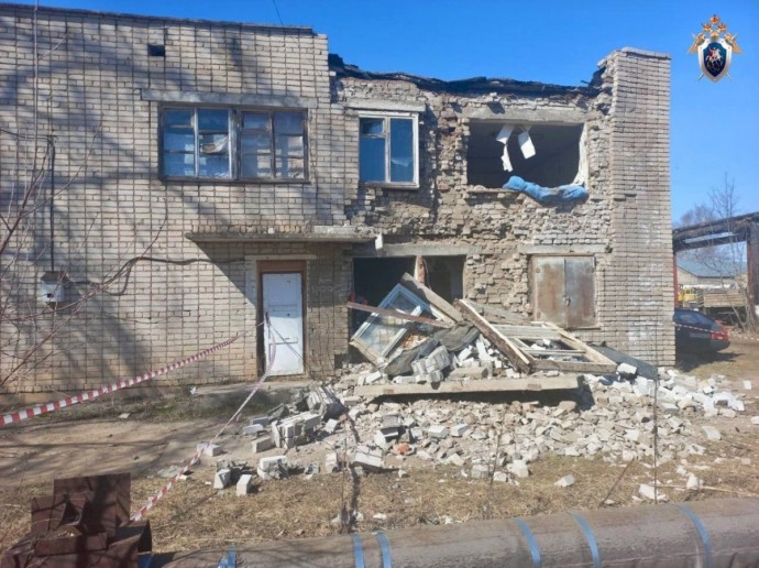 По факту обрушения фасада дома в Поломе возбуждено уголовное дело