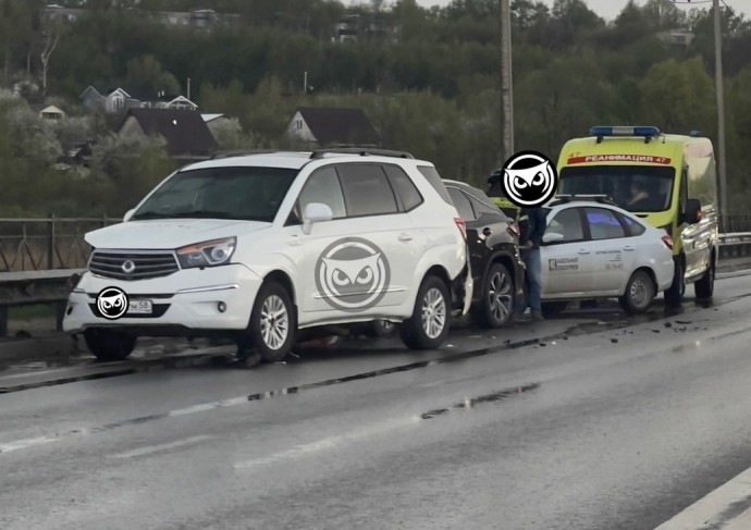 Огромная пробка: на окраине Пензы произошли сразу две серьезных аварии