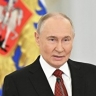Путин поздравил граждан страны с Днем России