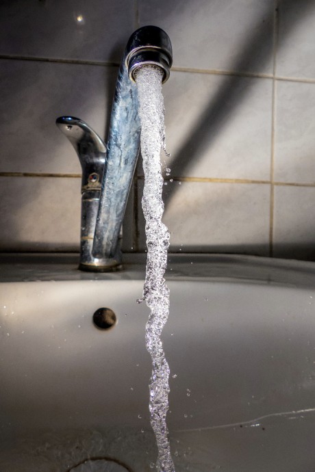 В Кирове аферисты предлагают ложную замену водных счетчиков