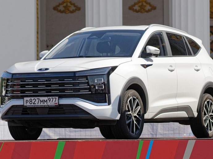 Кроссовер с русским характером: Москвич 8 сочетает современные опции и выгодную цену