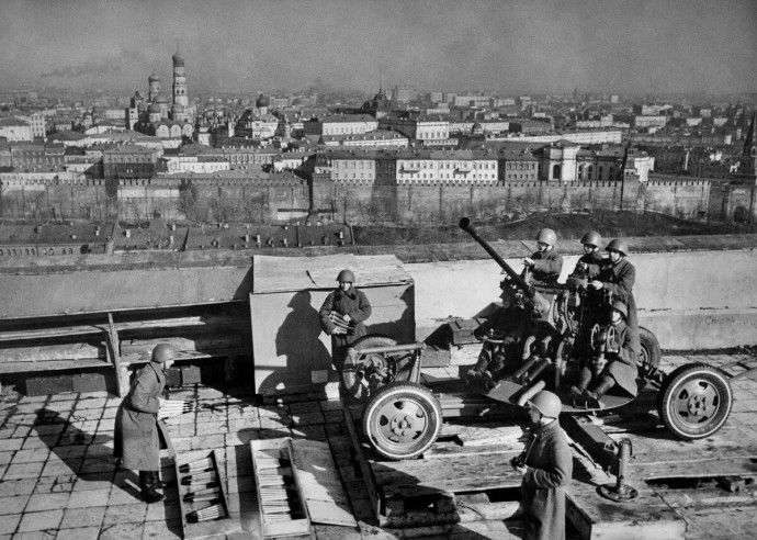 Хранители знаний: на Гоголевском бульваре откроется фотовыставка, посвященная Ленинке в годы Великой Отечественной войны