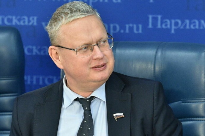 Михаил Делягин допустил ослабление рубля на фоне обвала мировых фондовых рынков
