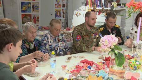В Петербурге продолжают работать над созданием скульптуры воина СВО