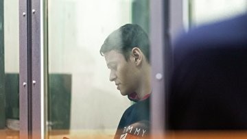 Суд перевел певца Шарлота в колонию общего режима