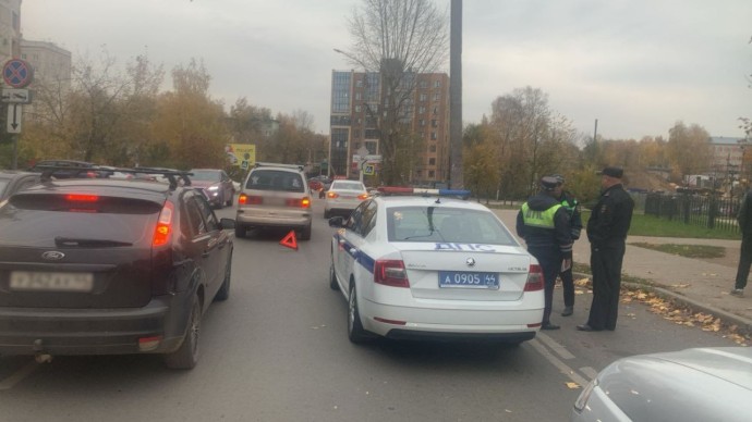 Ребенок получил травмы во время аварии в Костроме Ребенок получил травмы во время аварии в Костроме