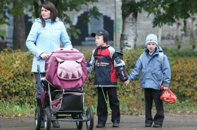 Многодетные женщины в декрете смогут заработать достойную пенсию
