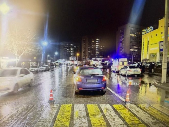 ДТП с пострадавшим произошло у астраханского торгового комплекса