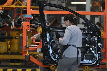 Мантуров пообещал не оставить в беде работников российского автопрома