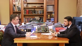 Александр Новак встретился с председателем правительства Алтая Александром Прокопьевым Александр Новак встретился с председателем правительства Алтая Александром Прокопьевым