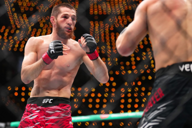 Махачев признался, что хотел остановить бой Уланбекова