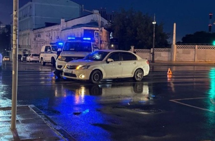В центре Владивостока полицейские влетели в иномарку