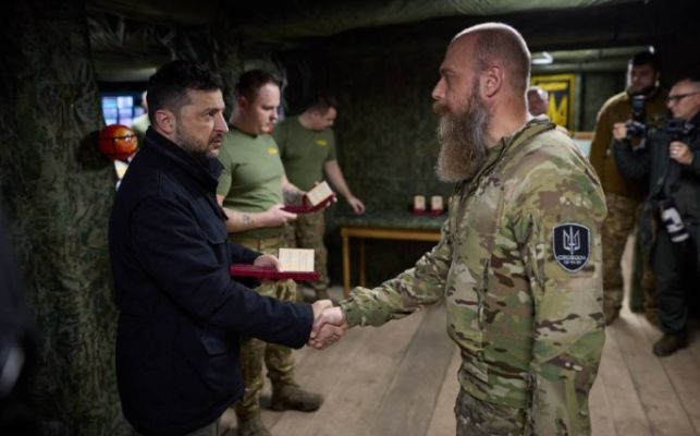 Срочно кинулся тушить зраду: Зеленский заявил, что съездил на Донбасс