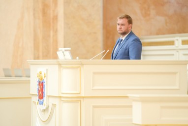 Правительство Санкт-Петербурга представило в Законодательном Собрании итоги прошедшего отопительного сезона