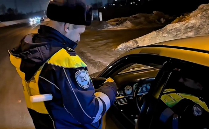 Полицейские Южно-Сахалинска арестовали 10 авто и трёх мигрантов в праздничные дни Полицейские Южно-Сахалинска арестовали 10 авто и трёх мигрантов в праздничные дни