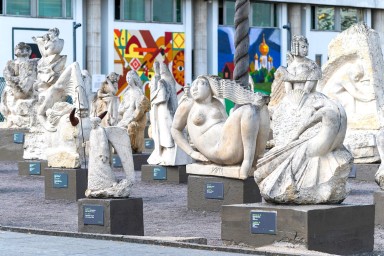 Более 80 скульптур из «Музеона» отправят на обследование и реставрацию