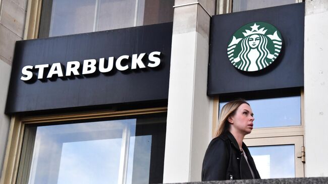 Работники Starbucks начали масштабную забастовку в США, сообщает CNBC Работники Starbucks начали масштабную забастовку в США, сообщает CNBC