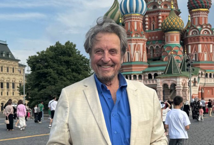 Отец Илона Маска пожалел о своем первом визите в Москву. Он сказал, что ему нужно было приехать сюда намного раньше