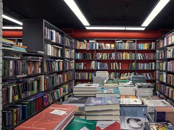 Книжный магазин «Фаланстер» оштрафован за сотрудничество с нежелательной организацией