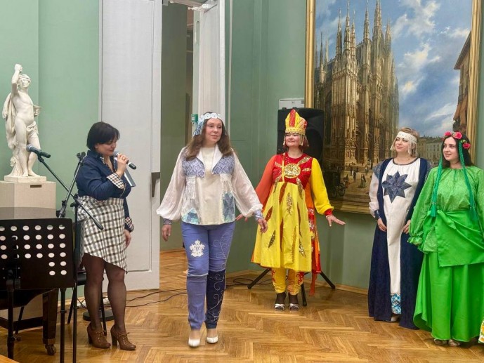 В Тульском музее изобразительных искусств прошёл вечер дефиле и бардовской песни