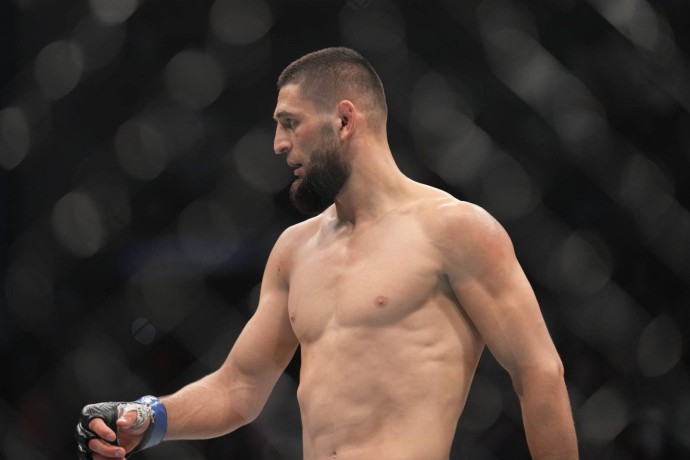 Экс-чемпион Bellator оценил шансы Дю Плесси победить Чимаева на турнире UFC 319
