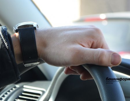 ВС России запретил водителям без большого пальца ездить на «механике»