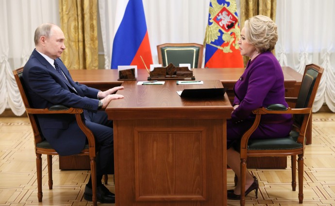 Путин призвал проанализировать меры поддержки жителей Курской области