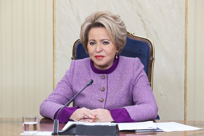 Матвиенко поздравила сотрудников налоговой службы с профессиональным праздником Матвиенко поздравила сотрудников налоговой службы с профессиональным праздником