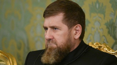 Кадыров наградил бойца миллионом рублей за отражение атаки БПЛА в Чечне Кадыров наградил бойца миллионом рублей за отражение атаки БПЛА в Чечне