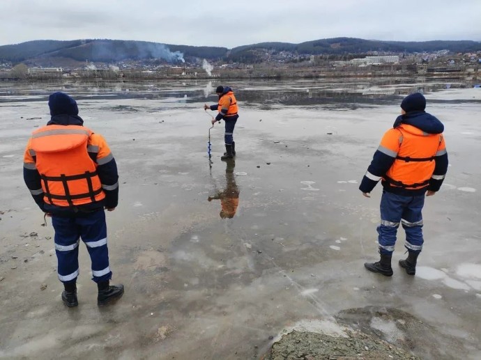 В Башкирии насильно спасли конькобежца В Башкирии насильно спасли конькобежца