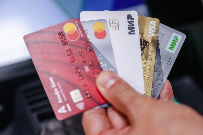 В СФ поддержали идею ограничить количество банковских карт у россиян В СФ поддержали идею ограничить количество банковских карт у россиян
