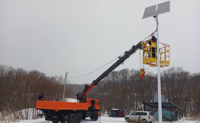 Уличное освещение у родника появилось после обращений жителей Александровска-Сахалинского