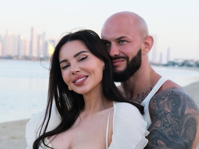 Вон из постели: Оксана Самойлова рассказала, почему не делит кровать с мужем Вон из постели: Оксана Самойлова рассказала, почему не делит кровать с мужем