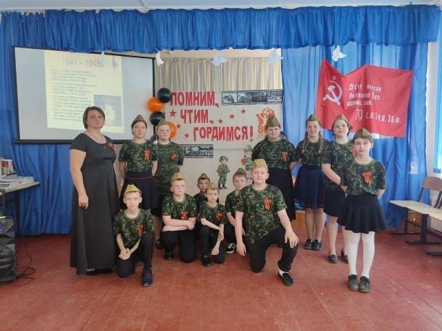 Алиса Супронова выпускает новую версию песни «Солдат Бессмертного полка» в рамках альбома «НАШИ ПЕСНИ» Алиса Супронова выпускает новую версию песни «Солдат Бессмертного полка» в рамках альбома «НАШИ ПЕСНИ»