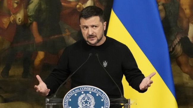 Зеленский: Украина готовит санкции против государств, помогающих России