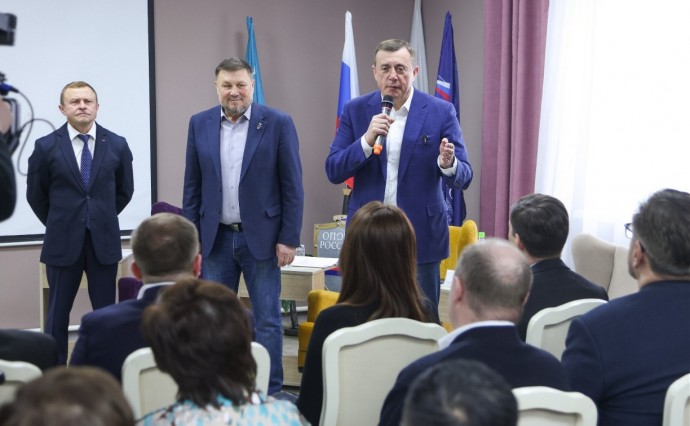 Сахалинские власти и "Опора России" объединят усилия для развития "Счастливого материнства"