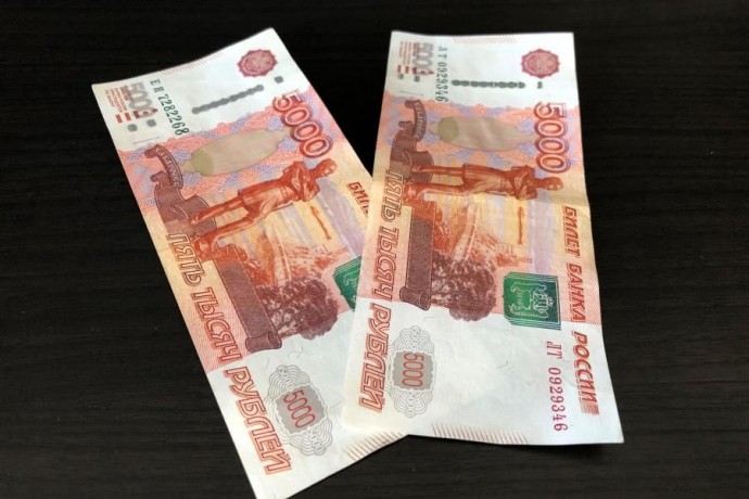 По 10 000 рублей. Россиян обрадовали выплатой от государства на майских праздниках