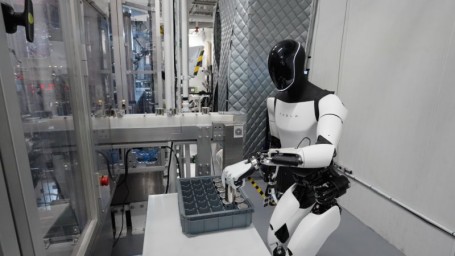 Илон Маск уволил вице-президента Tesla по производству, который был его близким соратником