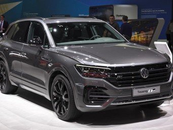 Touareg исчезает из линейки VW — гибридный Tayron заменит его