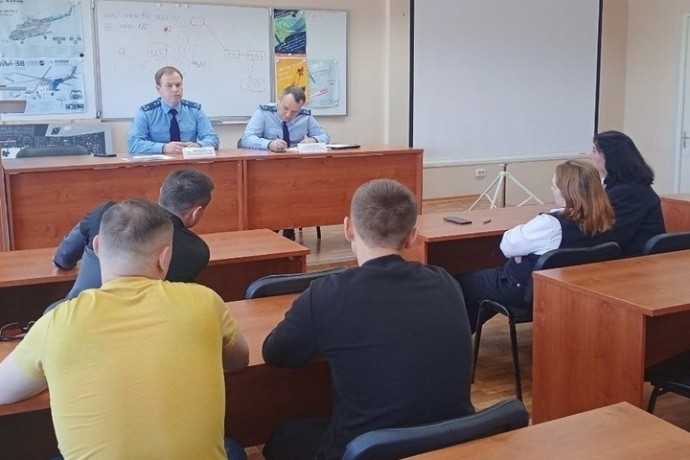 Транспортный прокурор провел выездной прием граждан в аэропорту Васьково