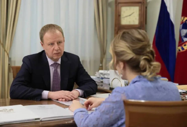 Виктор Томенко: Алтайский край вошел в число регионов-лидеров по возвращению детей из социальных учреждений в родные семьи