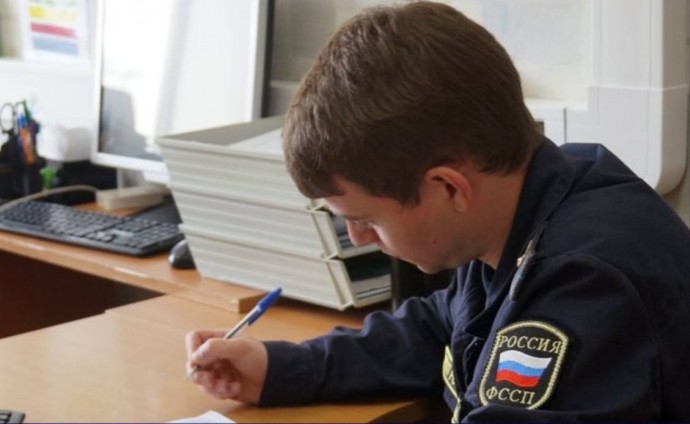 В Новомосковске должник оплатил штраф за приобретение и хранение наркотиков