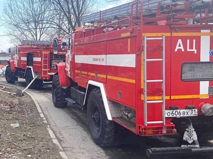 В Старом Осколе из горящей квартиры спасли женщину с ребёнком