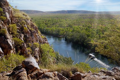 79-летний мужчина отбился от туристической группы в Австралии и не выжил