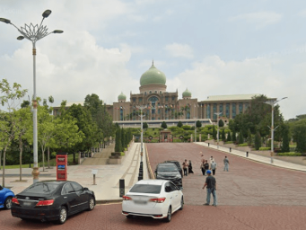 Малайзия решила закрыть доступ к соцсетям для детей и подростков