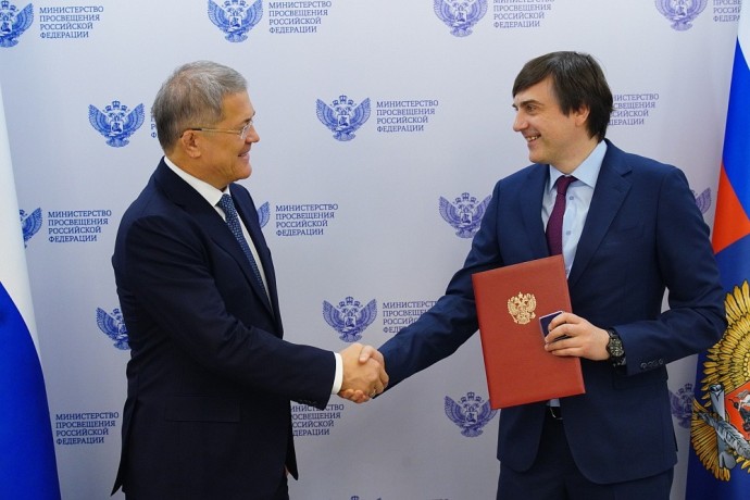 Радий Хабиров встретился с министром просвещения РФ Сергеем Кравцовым Радий Хабиров встретился с министром просвещения РФ Сергеем Кравцовым